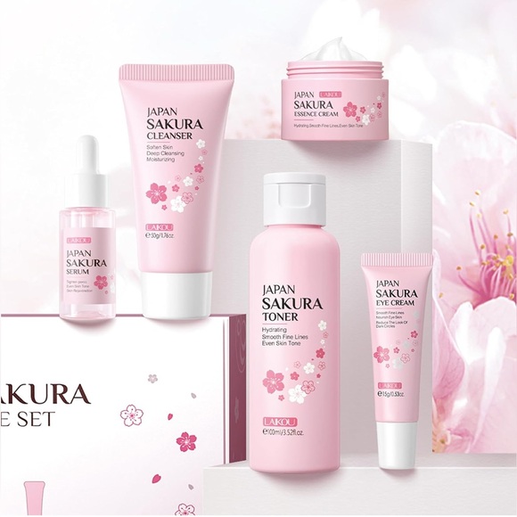 Premium Japan Sakura Skincare Set NIB - Picture 1 of 8
